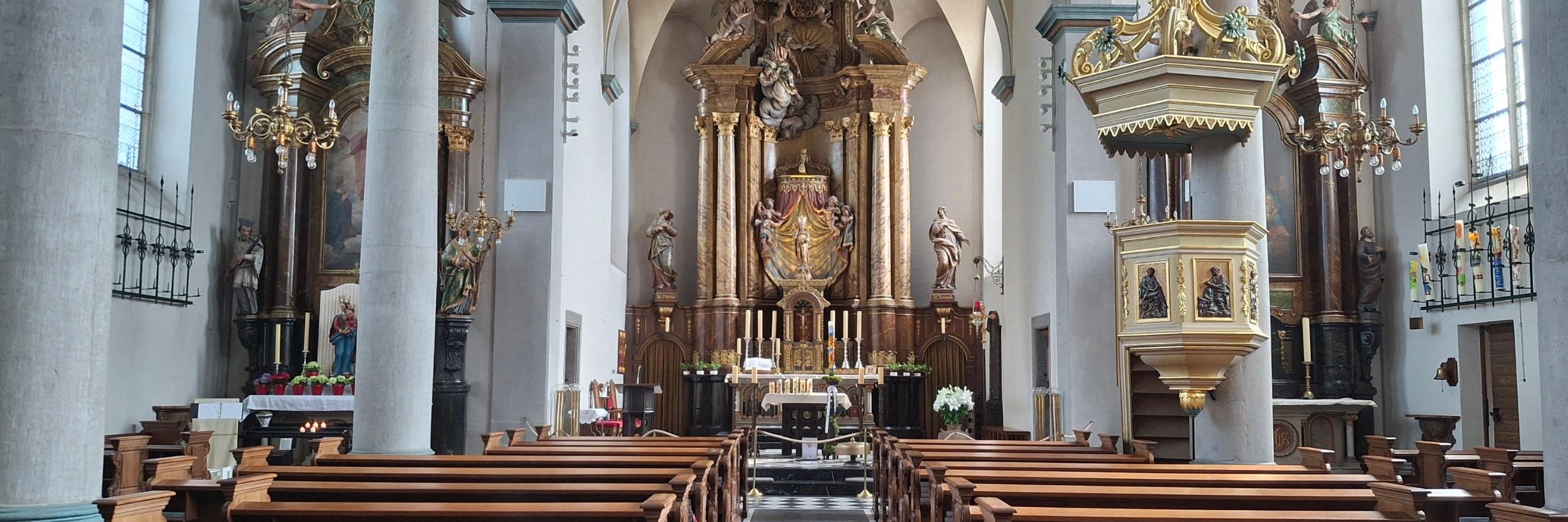 Blick in die Kirche St. Pankratius in Nievenheim