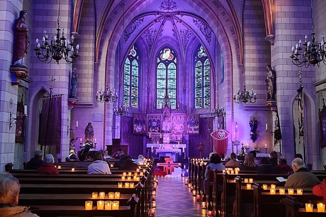 Kirche St. Agatha in stimmungsvollem Licht